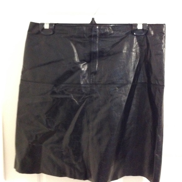 2/$40 GENUINE LEATHER-BANANA REPUBLIC 8 - Picture 2 of 9